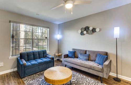 Lake Bradford -Cascade Lake House | 3 Mi to FSU Townhome with Patio in Tallahassee!