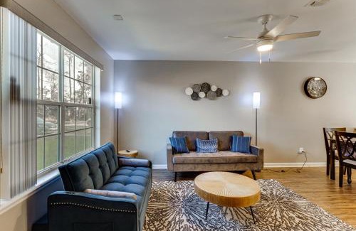 Lake Bradford -Cascade Lake House | 3 Mi to FSU Townhome with Patio in Tallahassee!