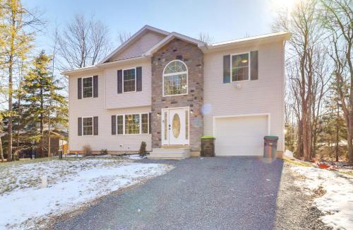 Pocono Summit House | 3 Mi to Kalahari Pocono Summit Home with Pool Table