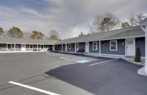 Wareham Apartment | 3 Mi to Onset Beach Sleek Apartment in Wareham