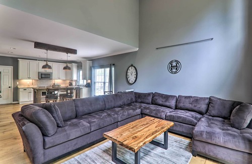 Pocono Pines Cabin | 3 Mi to Pocono Lake: Cabin w/Deck & Fire Pit