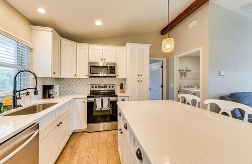 Englewood East Cottage | 3 Mi to Public Beach: Port Charlotte Getaway!