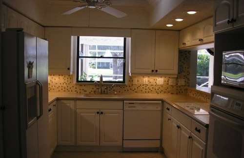 Venice House | 3 miles east of open beaches .Private Pool
