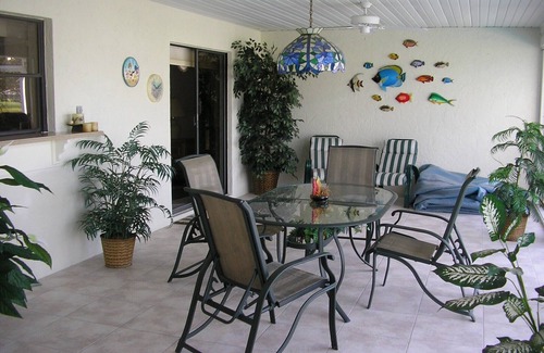 Venice House | 3 miles east of open beaches .Private Pool