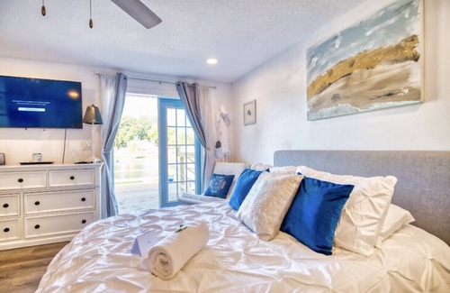 Jacksonville Beach House | 3 miles>Mayo!💫Suite Dreams@The Waterfront Oasis✨Jax Beach!