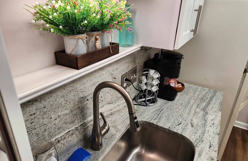 Tallahassee Apartment | 3 miles to FSU-Midtown Luxe-Comfy High end beds