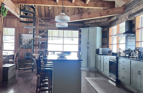 Jefferson Township Ski Chalet | 3 Miles to Hidden Valley! Secluded 3BR + loft w/WiFi, Hot Tub & Swimming Pool.