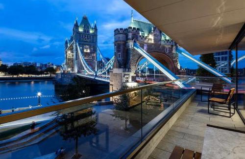 Riverside Apartment | 3 Million Pound Luxury Large Tower Bridge Direct Views Sleeps 6