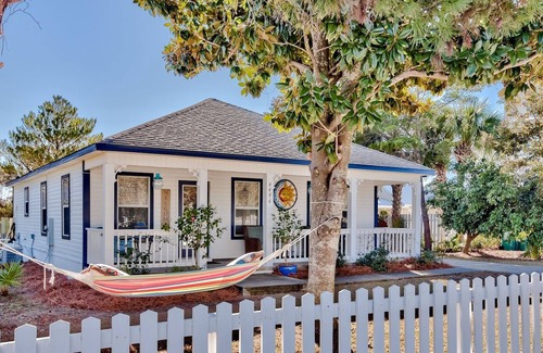 Crystal Beach House | 3 min to Beach - Super Clean – Completely Renovated!