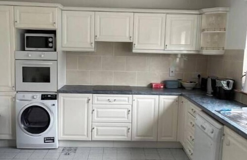 Kinsale House | 3 min walk in to town , Great location in town