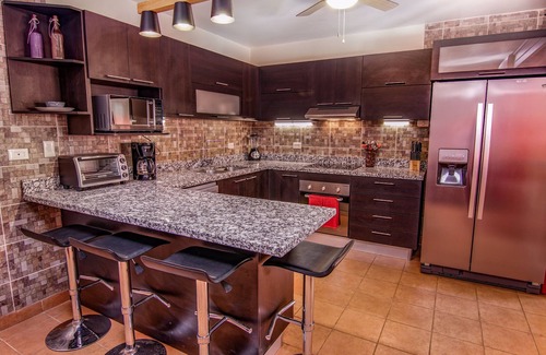 Potrero House | 3 min walk to beach! La Casa Roja — 3 bdrms, private pool