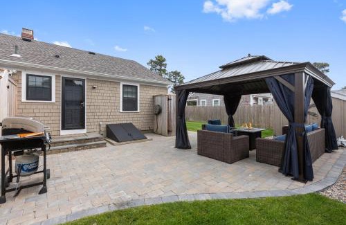Dennis Port House | 3-min Walk To Beach! Private Luxury Backyard!