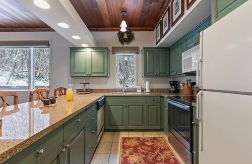 North Park City Condo | 3-Min Walk to Lifts ⛷️ | Cozy Park City Retreat