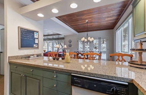 North Park City Condo | 3-Min Walk to Lifts ⛷️ | Cozy Park City Retreat