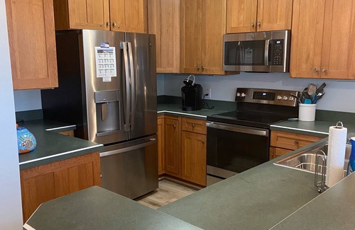 Ocean Isle Beach Condo | 3 min walk to the beach! Fall beach retreat awaits!
