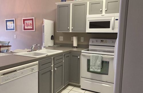 Surf City House | 3 Minute walk to beach on boardwalk no need to cross road.