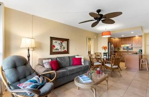 Kihei Condo | 3 minute walk to the beach! Newly renovated 1 bedroom 2 bath condo