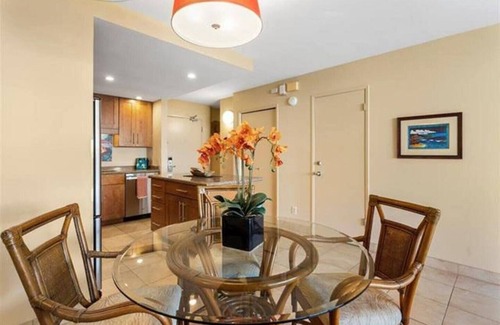 Kihei Condo | 3 minute walk to the beach! Newly renovated 1 bedroom 2 bath condo