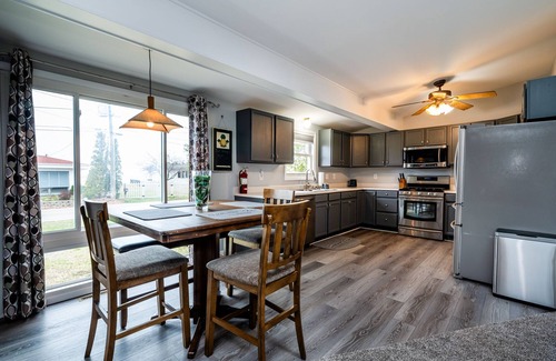 New Buffalo House | (3 Nt Min!) New Buffalo Home w/Lake Views & Hot Tub!