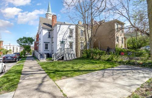 Corryville House | 3 or 4 Bdrm Home Near Univ of Cincinnati