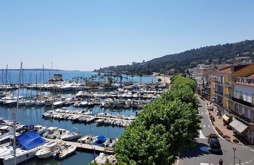 Golfe Juan Apartment | 3 P Gulf Juan Sea view Fantastic view Wifi Clim 4/6 pers Classified Meublé Tourisme