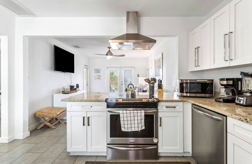 Indian Rocks Beach House | 3 Palms Retreat | Beachfront Retreat