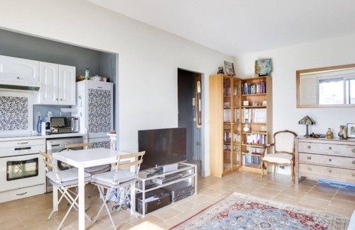 Croulebarbe Apartment | 3-person apartment with terrace and air conditioning