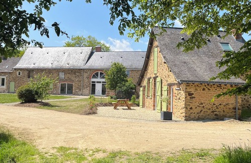 Saint-Sulpice House | 3-person cottage in the countryside near the towpath of the Mayenne river