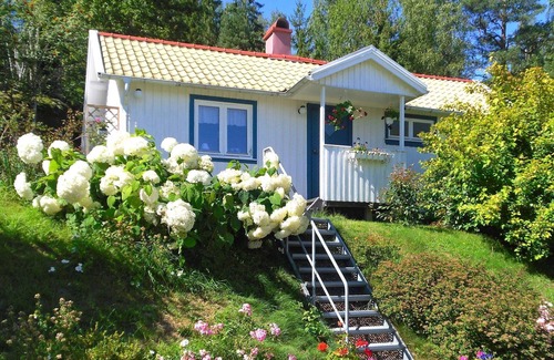 Orust O House | 3 person holiday home in HENÅN