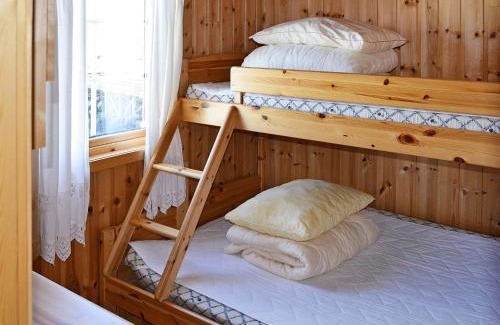 Henningsvaer House | 3 person holiday home in Henningsvær-By Traum