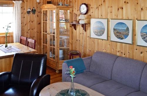 Henningsvaer House | 3 person holiday home in Henningsvær-By Traum