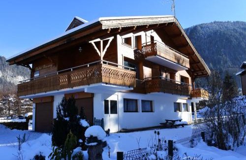 Morzine Apartment | 3 pièces à Morzine, centre, proche pistes, 3*, WiFi, balcon, parking, jacuzzi, animaux OK, 6 pers - FR-1-754-37