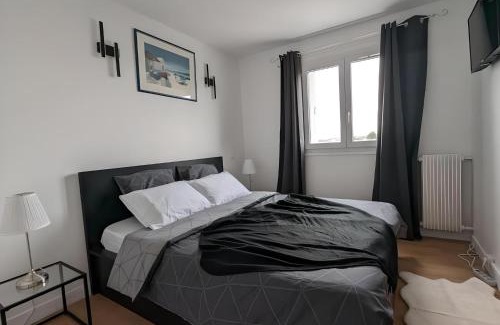 Sartrouville Apartment | 3 pièces lumineux, balcon & parking - Paris 20 min
