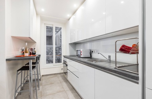 Centre Ville-Gare Apartment | 3 PIECES - NEAR NICE VILLE TRAIN STATION - AIR CON