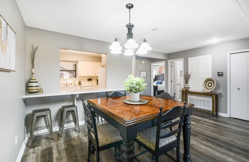 Table Rock Condo | 3 Pools, Year Round Indoor pool and Hot tub, Gorgeous and Fun/10th Tee, WALK IN