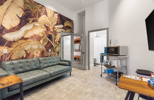 Stockton Hotel | 3 Resort Suites with kitchen + Event Space Access