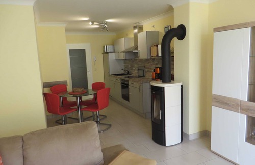 Borgerende Apartment | 3-room apartment up to 4 pers. + 1 infant up to 7 years - excl. App. Groyne, fireplace, Wi-Fi, 250m to the beach, Waschm.
