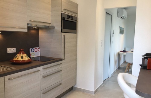 Mandelieu-La-Napoule Villa | 3-room apartment with swimming pool; pergola for 4 people, quiet and unobstructed view