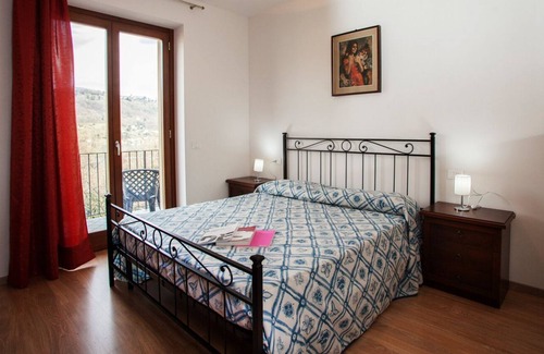 Orta San Giulio Apartment | 3-room apartment only 100 m from the lake and private beach