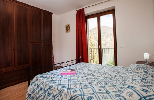 Orta San Giulio Apartment | 3-room apartment only 100 m from the lake and private beach