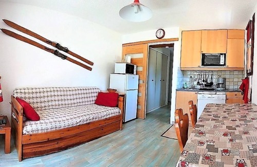 Risoul Apartment | 3-room apartment 31m2 bright, pleasant, ideally located, on the slopes, south-facing