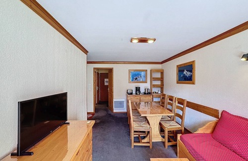 Les Bruyeres Apartment | 3-room apartment, 40m², south balcony, ski-in/out, 6 pers. Unforgettable alpine comfort