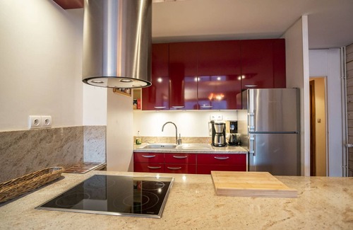 Chatel Apartment | 3-room apartment for 6, 200m from lifts, balcony, garage, fully equipped kitchen