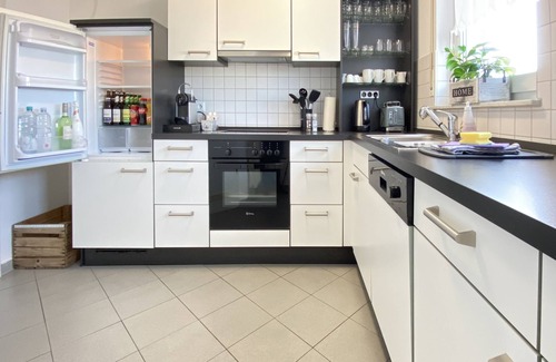 Gaertringen Apartment | 3 room apartment for 4, large roof terrace, garage, 76 m²