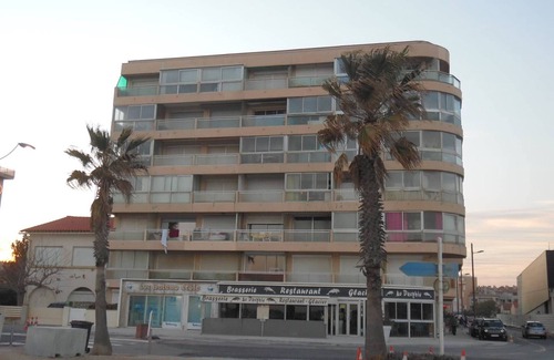 La Jetee Apartment | 3-room apartment sea facing, parking, near shops