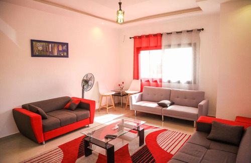 Dakar Apartment | 3 room apartment with two bathrooms and two bedrooms. Secure neighborhood.