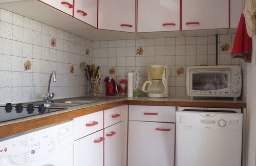 Le Port Apartment | 3-Room Apartment with Terrace and Secure Parking