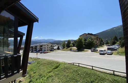Les Angles Apartment | 3-room apartment with mezzanine and parking