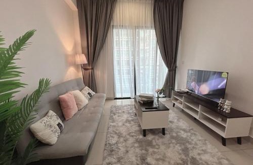 Kuala Lumpur Apartment | 3 Room Cozy Comfy 1-11 pax Old Klang Road 7 min to Midvalley