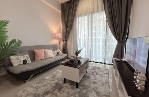 Kuala Lumpur Apartment | 3 Room Cozy Comfy 1-11 pax Old Klang Road 7 min to Midvalley